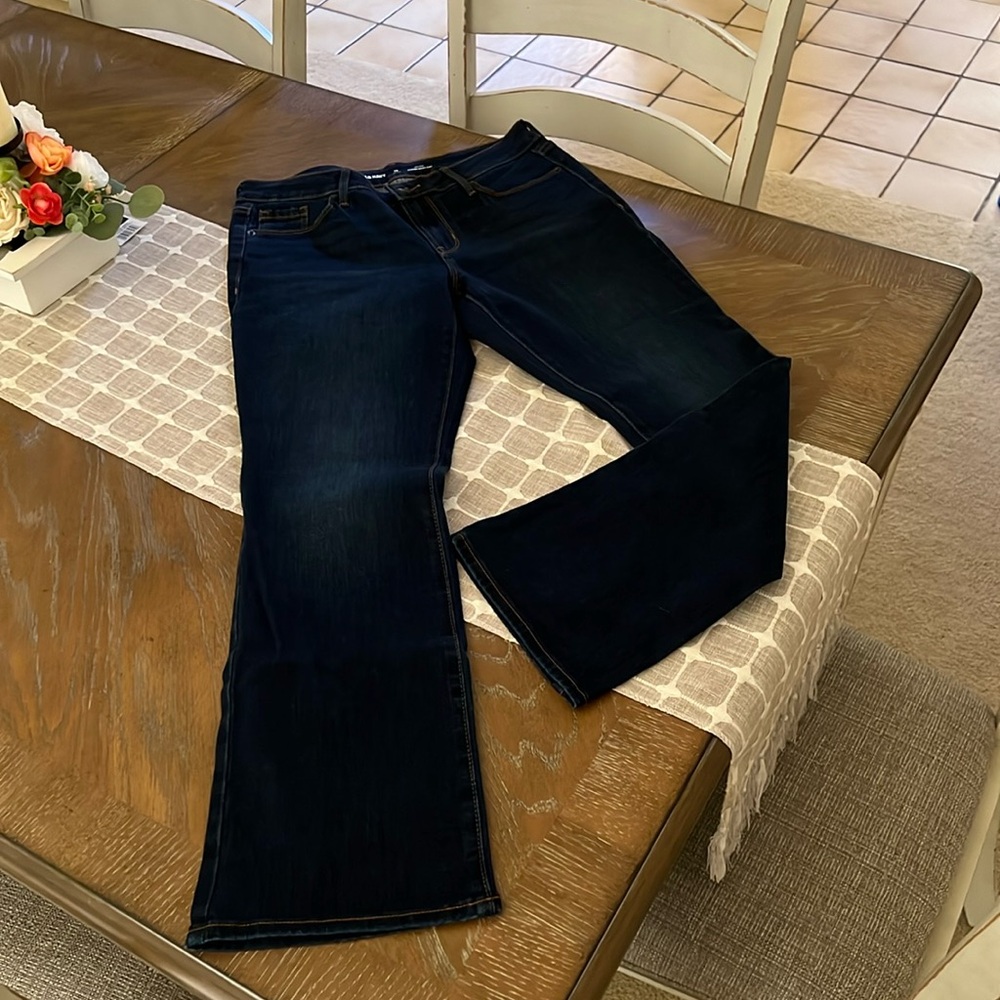 NWOT size 10 Petite Midrise  Kicker Boot Cut